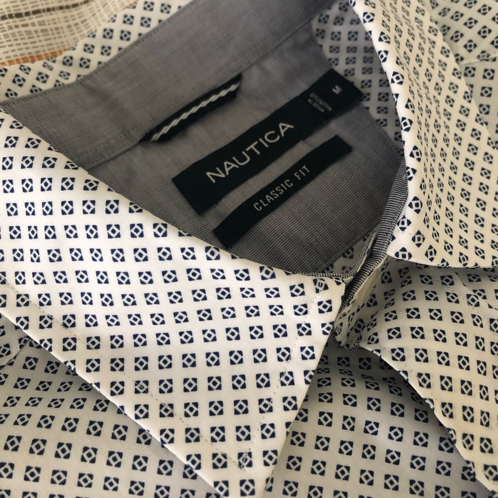 NEW Nautica Men Button Down Shirt